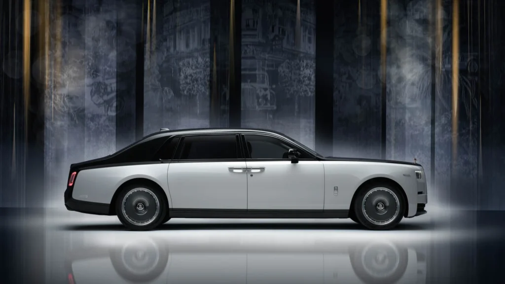 A high-resolution profile view of the Rolls-Royce La Rose Noire Droptail